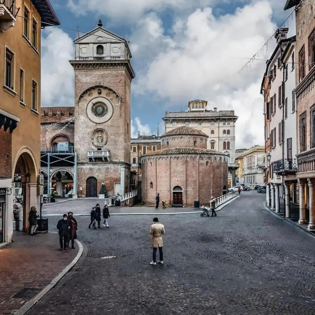 Civico 14 Holiday Rooms Suzzara Alloggio in famiglia
